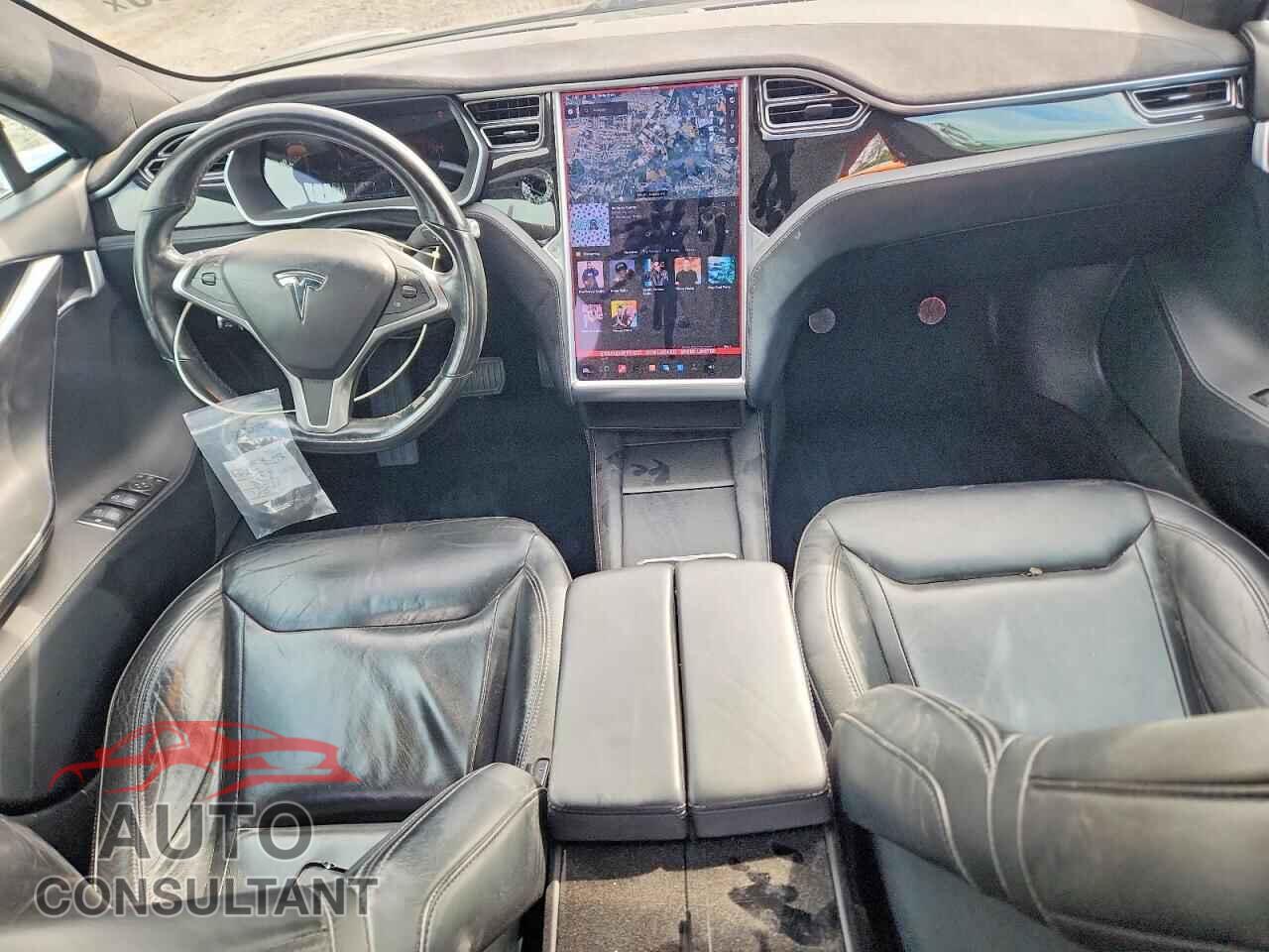 TESLA MODEL S 2015 - 5YJSA1E28FF111217