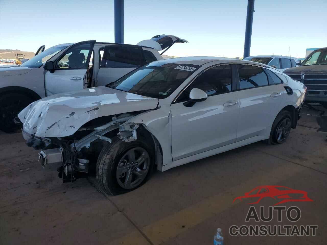 KIA K5 2024 - 5XXG14J26RG233024