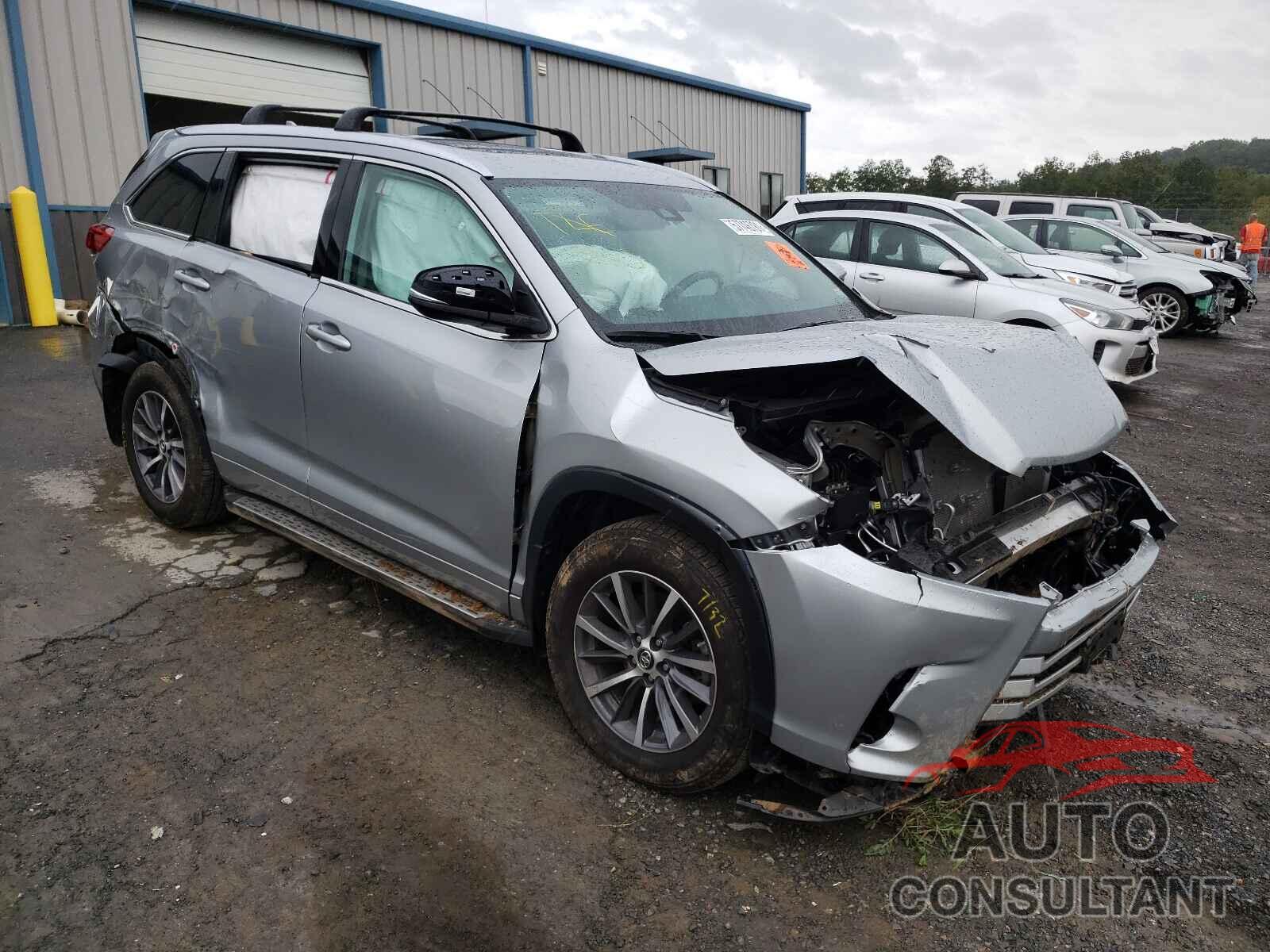 TOYOTA HIGHLANDER 2018 - 5TDJZRFH5JS863290