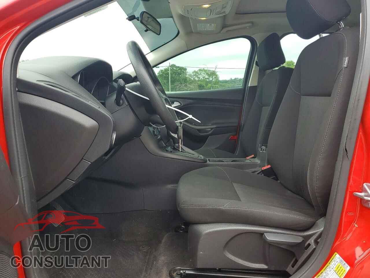 FORD FOCUS 2017 - 1FADP3M20HL320476