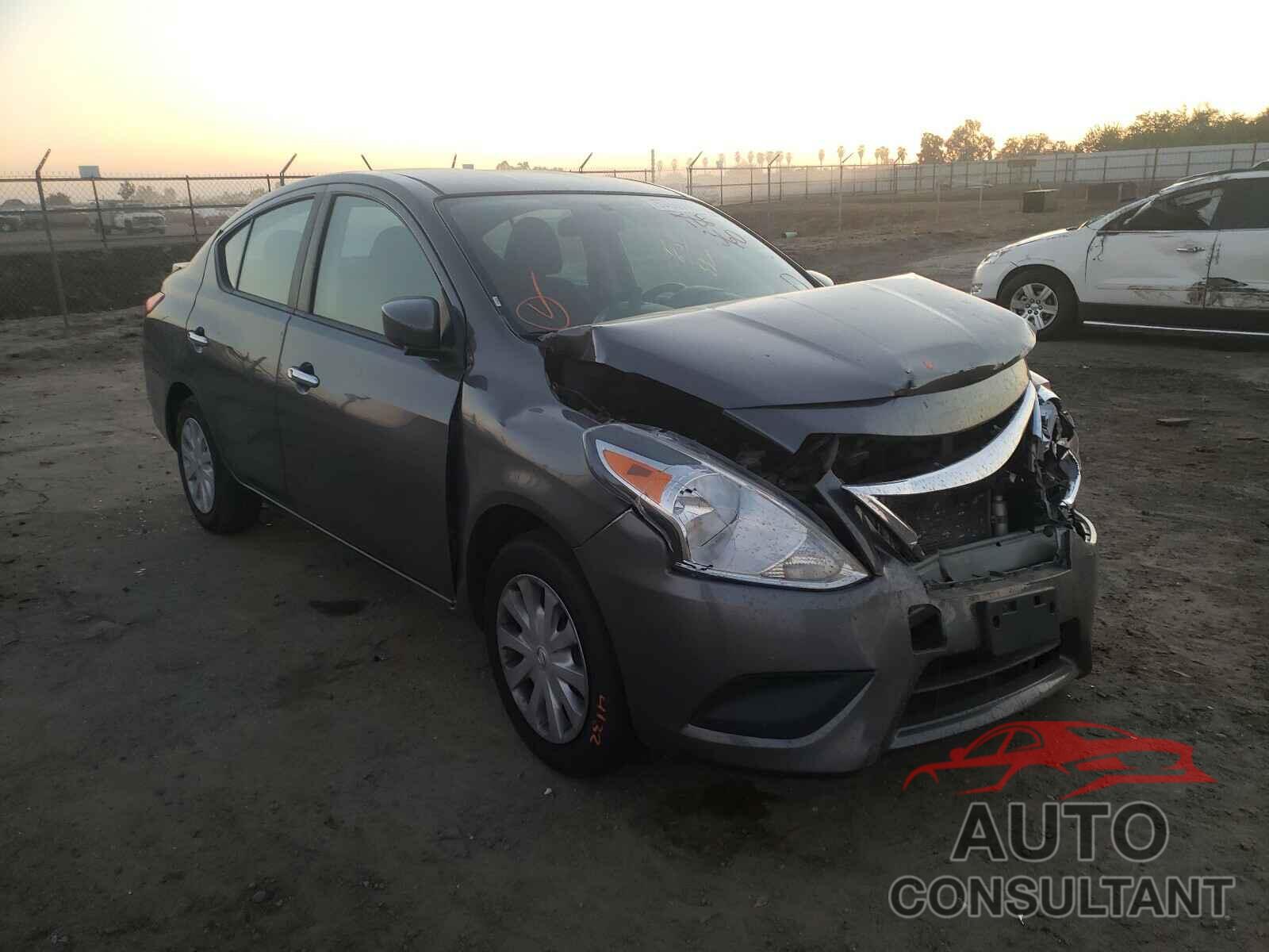 NISSAN VERSA 2018 - 3N1CN7AP5JL862950