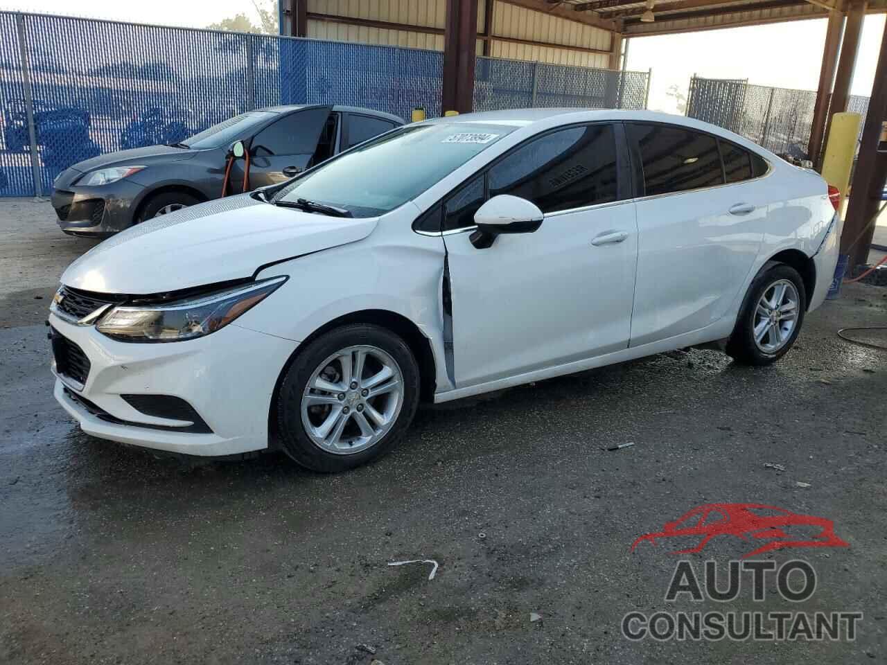 CHEVROLET CRUZE 2018 - 1G1BE5SM9J7212050