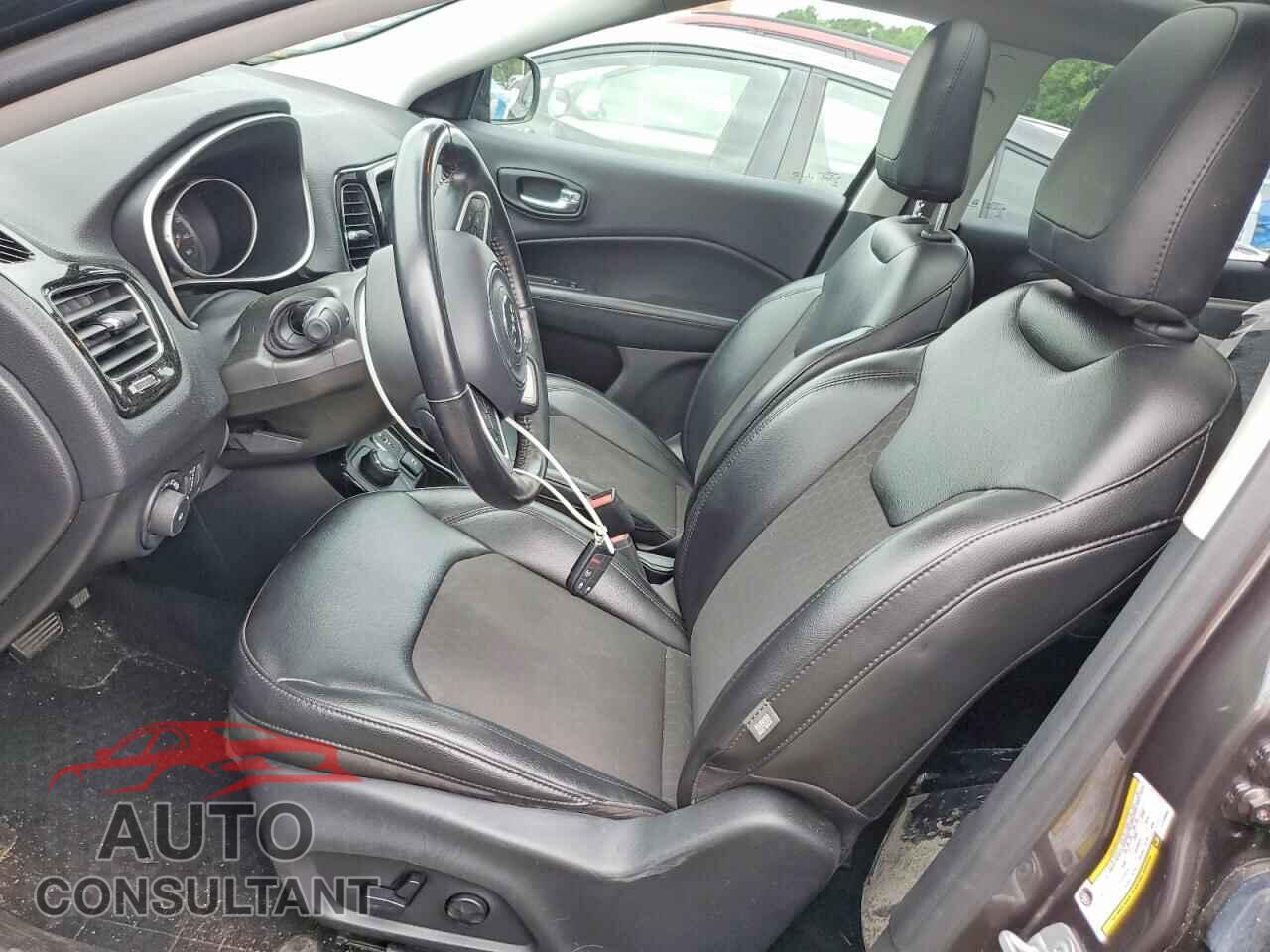 JEEP COMPASS 2020 - 3C4NJDBB6LT120580