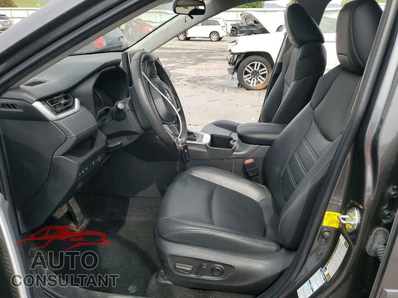 TOYOTA RAV4 2022 - 2T3A1RFV7NC293473