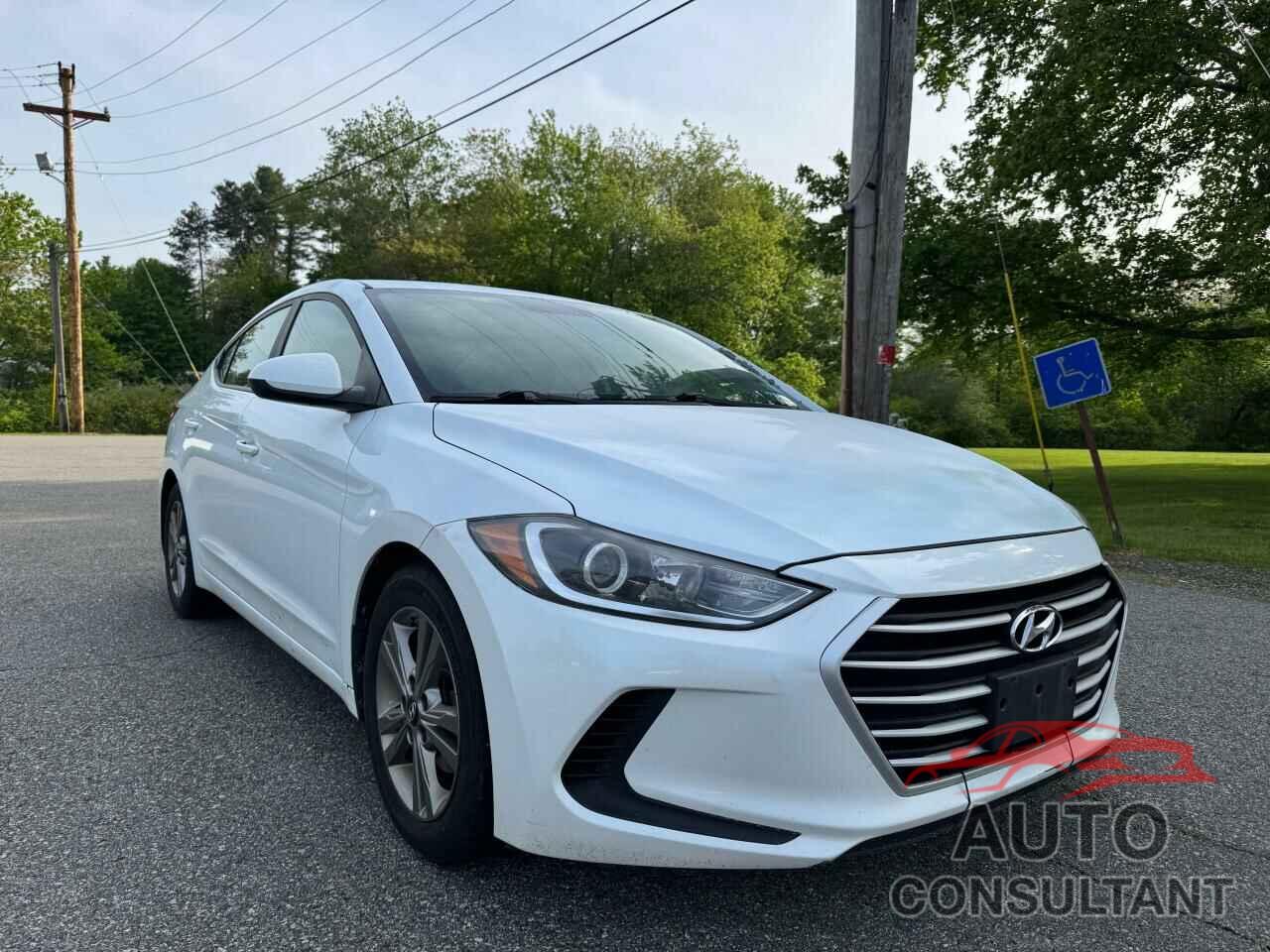 HYUNDAI ELANTRA 2018 - 5NPD84LF4JH312196