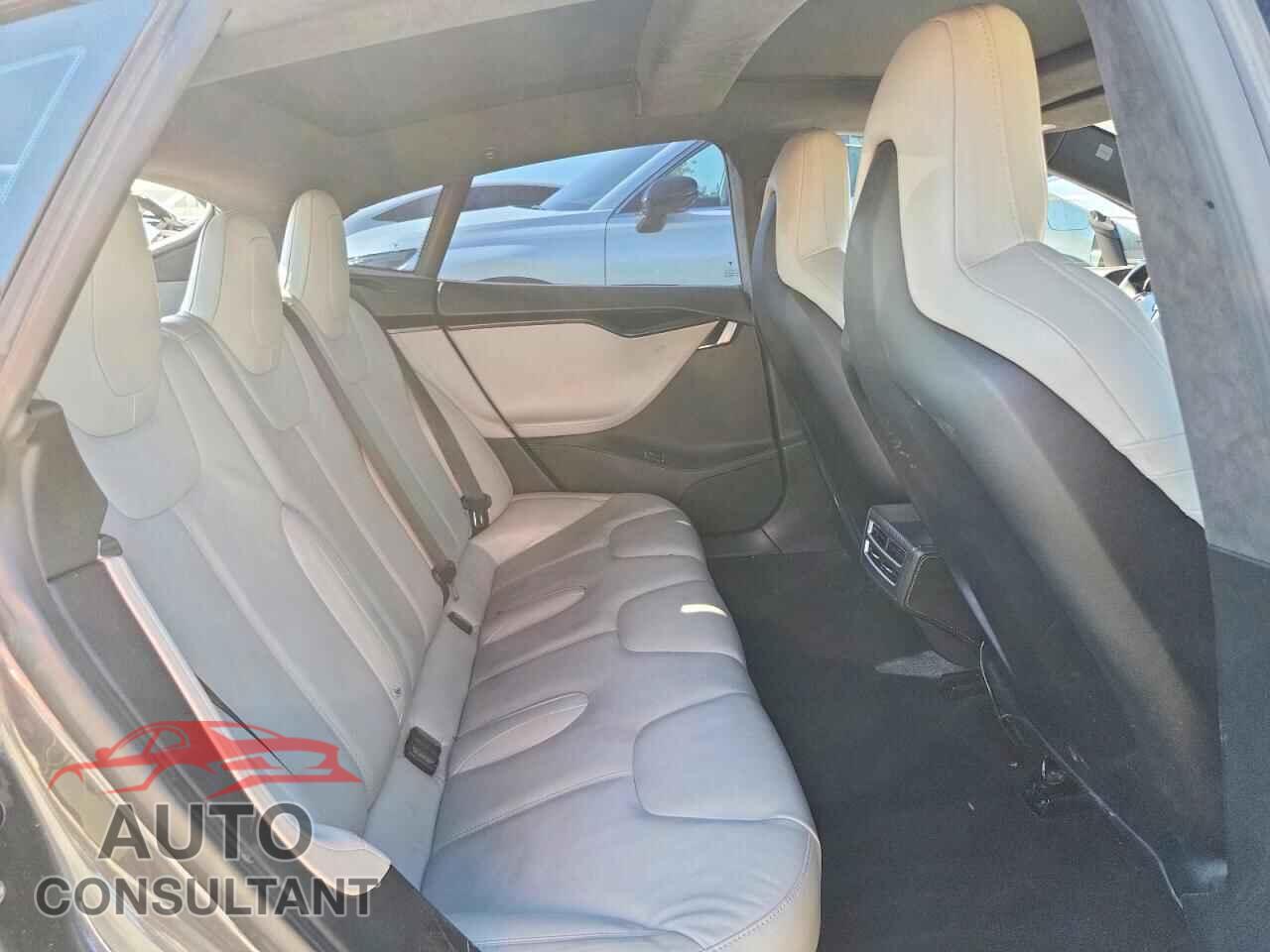TESLA MODEL S 2016 - 5YJSA1E27GF131444