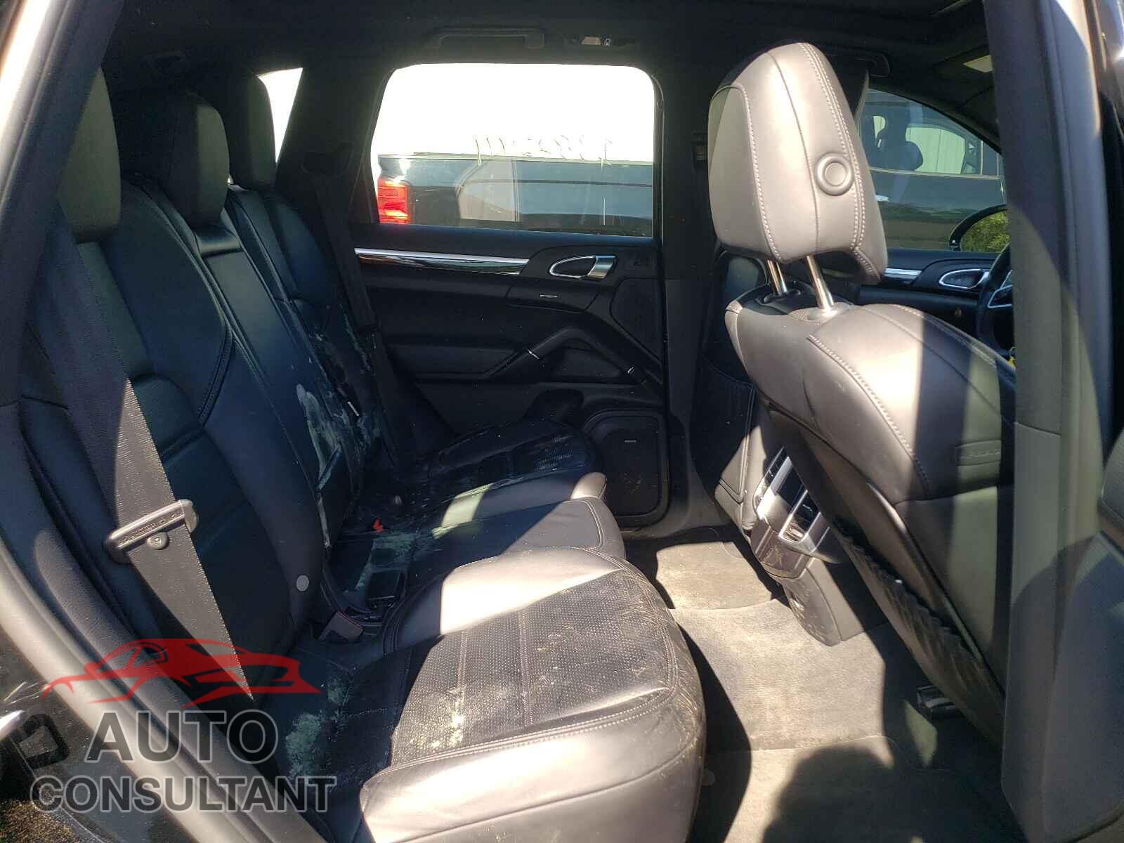 PORSCHE CAYENNE 2016 - WP1AE2A2XGLA18322