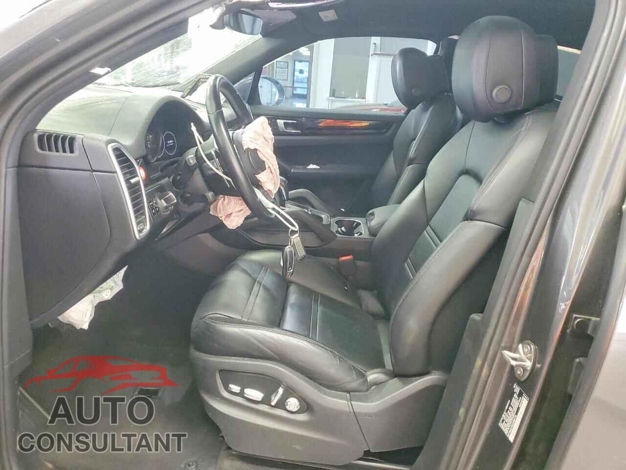 PORSCHE CAYENNE 2020 - WP1AA2AY2LDA08176