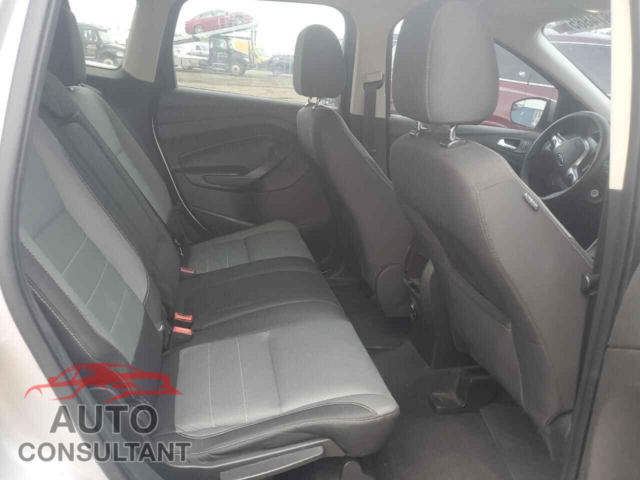 FORD ESCAPE 2016 - 1FMCU0G71GUC09508