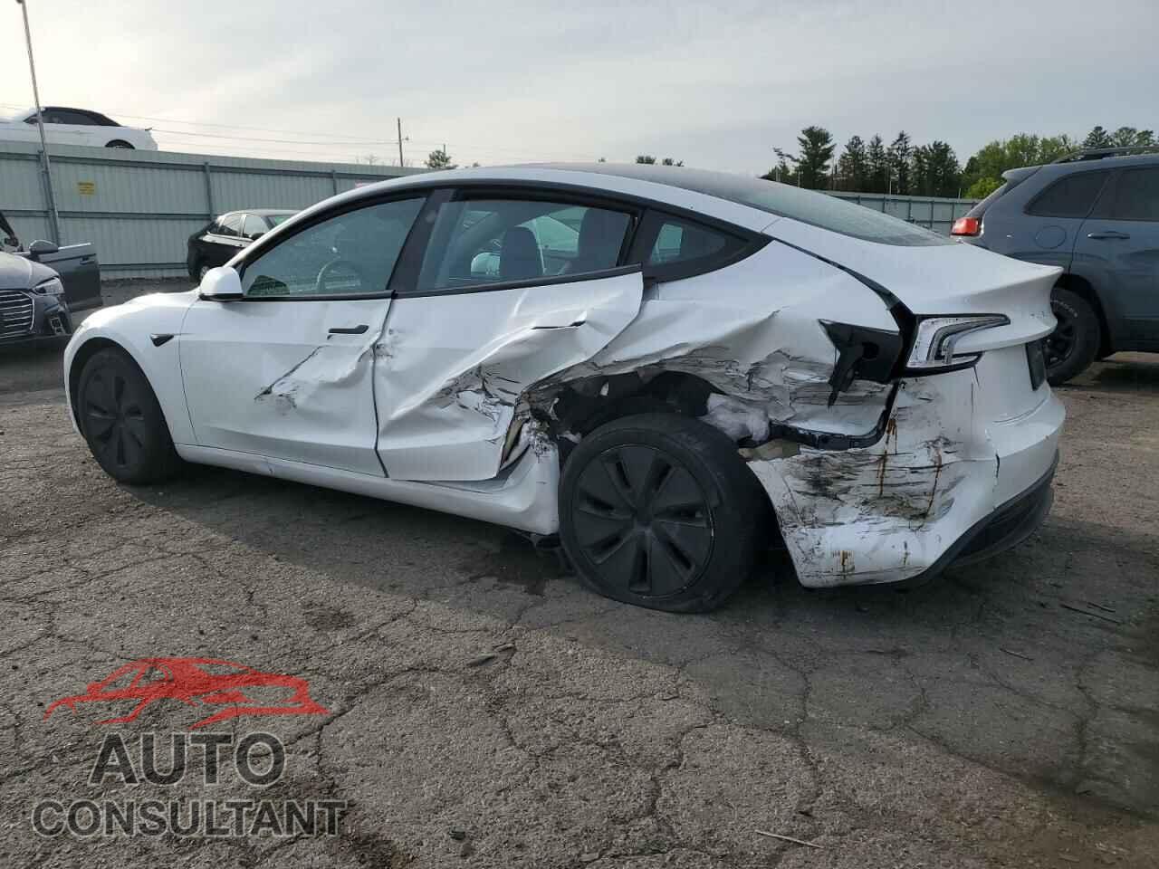 TESLA MODEL 3 2024 - 5YJ3E1EA0RF830904