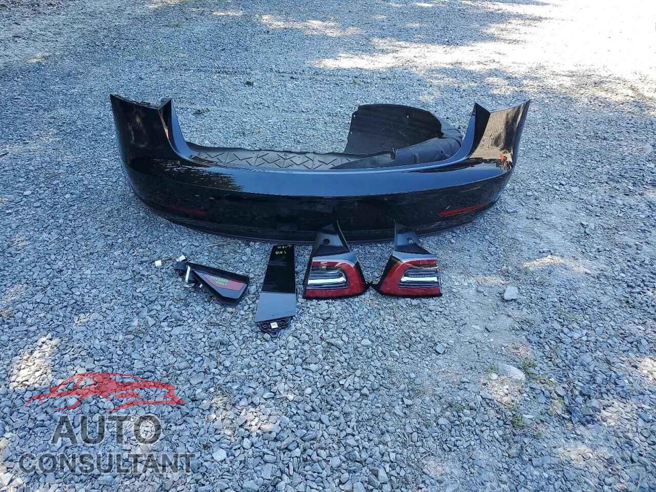TESLA MODEL 3 2018 - 5YJ3E1EA6JF013912