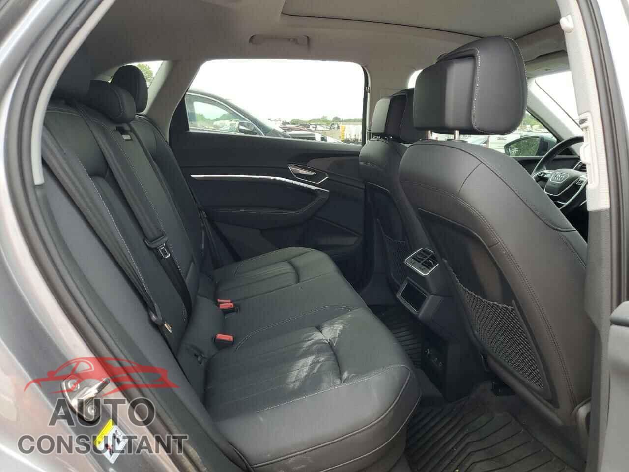 AUDI E-TRON 2021 - WA1LAAGE2MB020871
