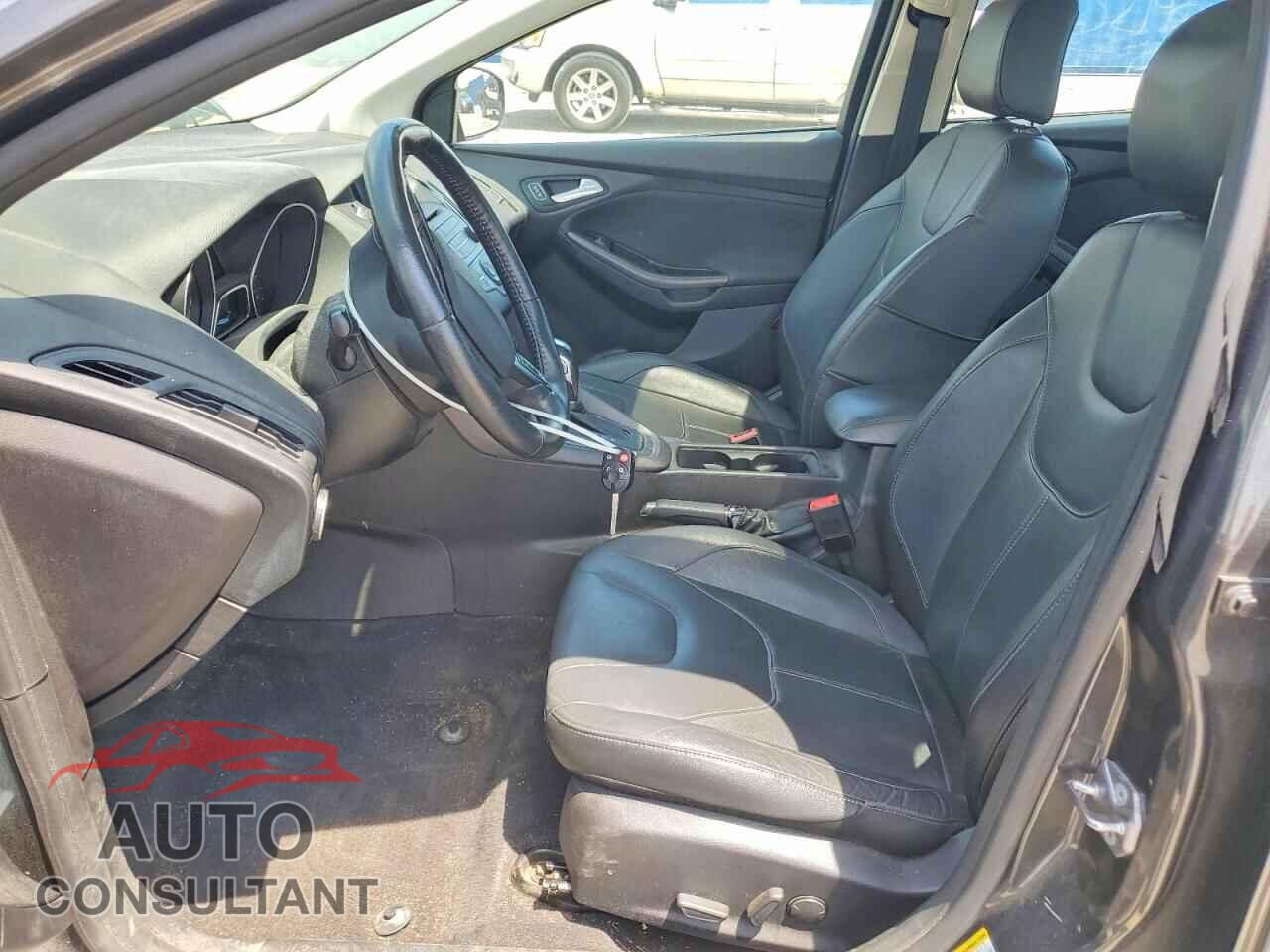 FORD FOCUS 2015 - 1FADP3F22FL200950