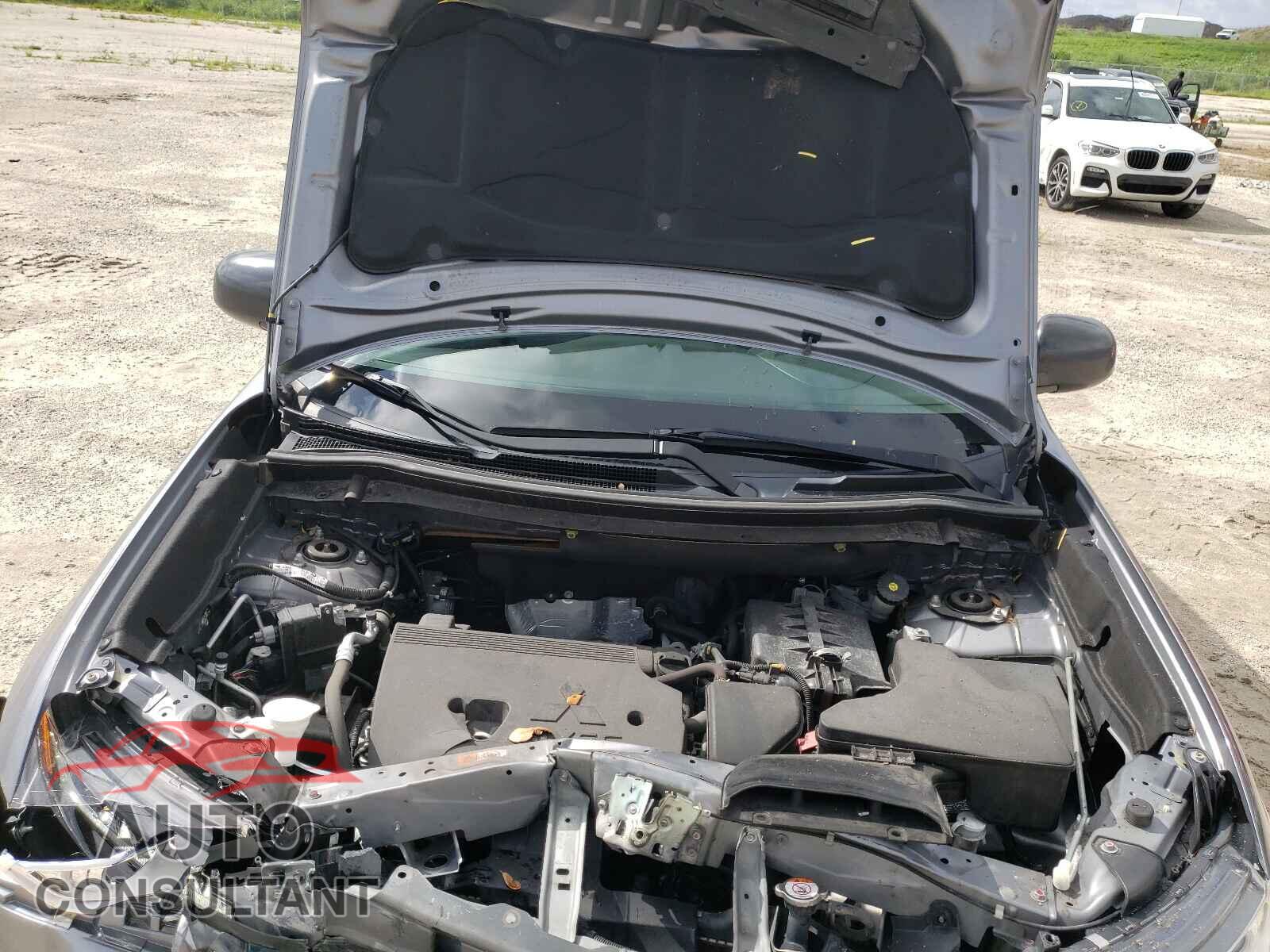 MITSUBISHI OUTLANDER 2018 - JA4AD2A32JJ002447