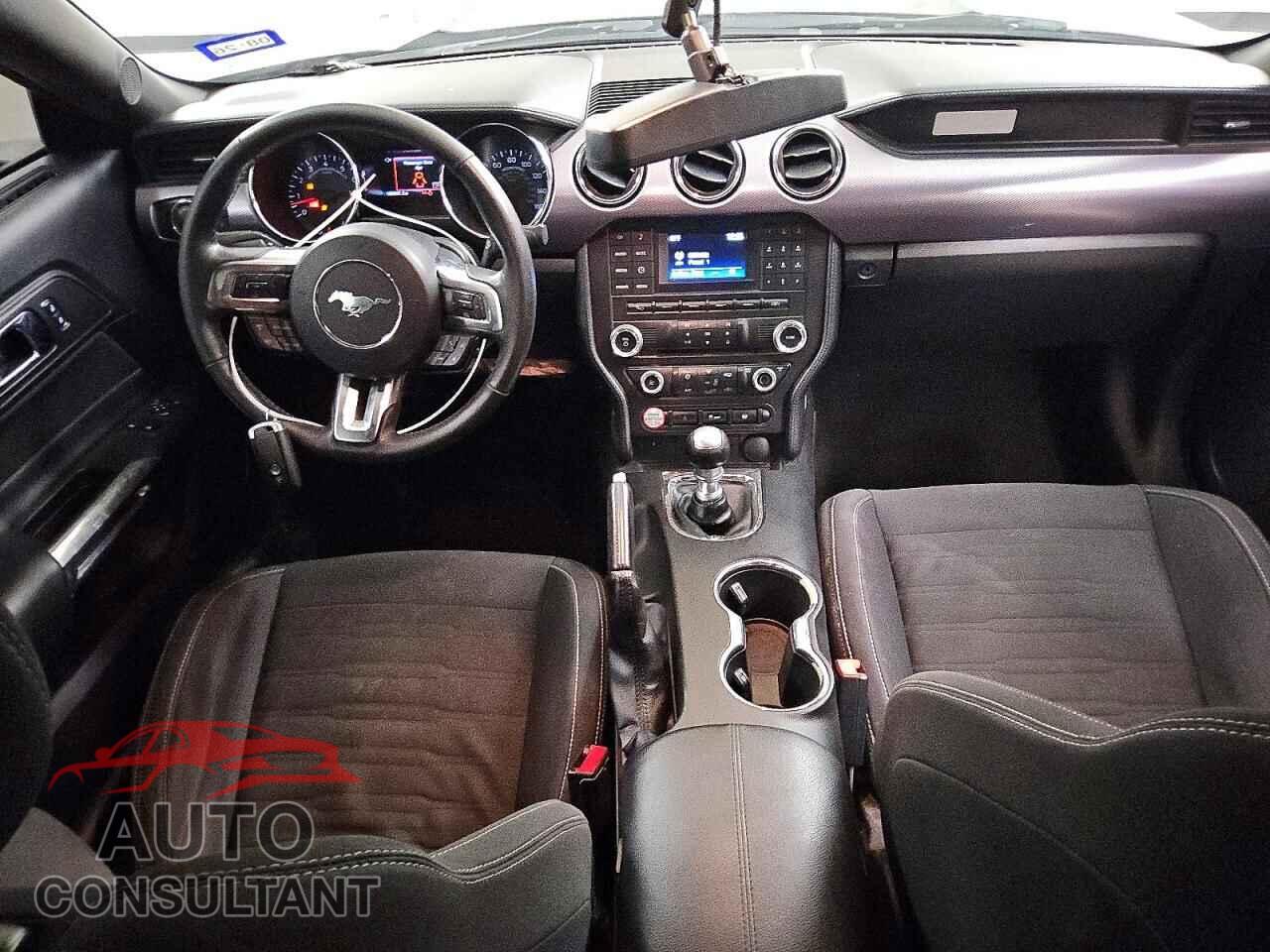 FORD MUSTANG 2017 - 1FA6P8CF8H5250711