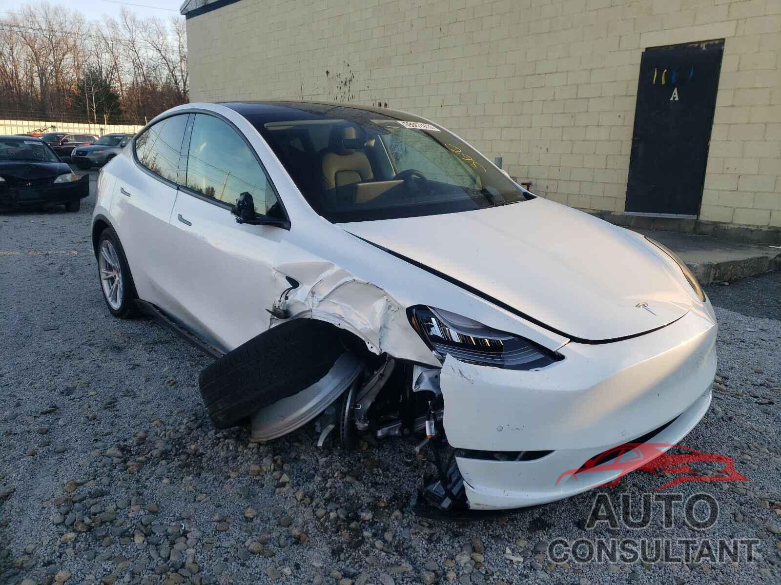 TESLA MODEL Y 2021 - 5YJYGDEE4MF072370
