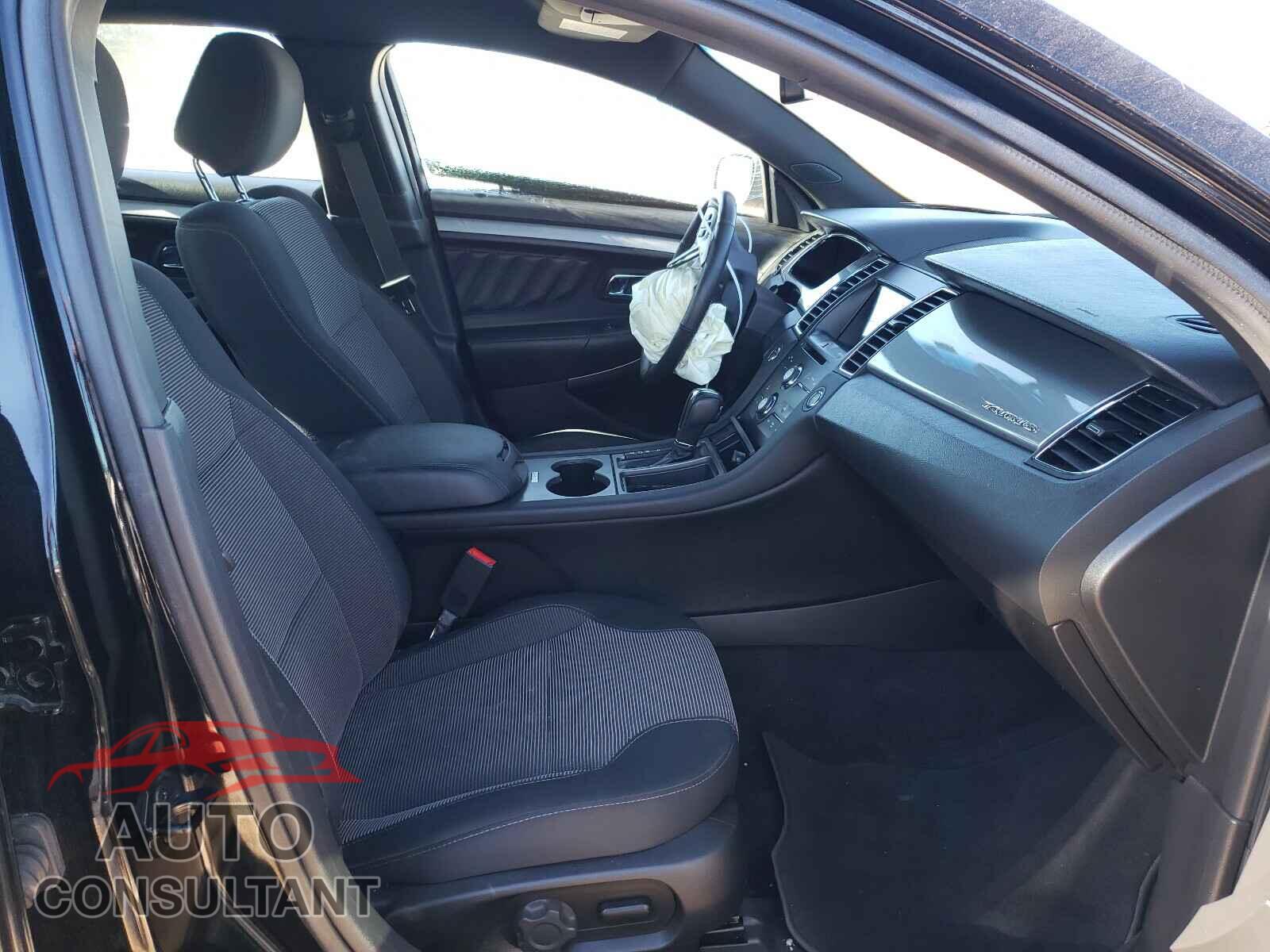 FORD TAURUS 2018 - 1FAHP2E84JG129222