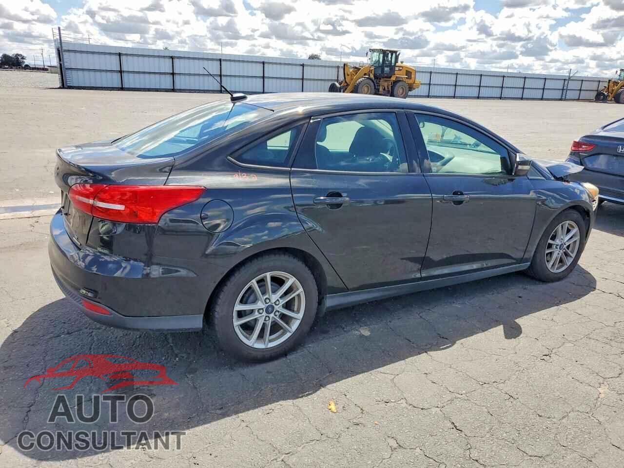 FORD FOCUS 2015 - 1FADP3F21FL217223