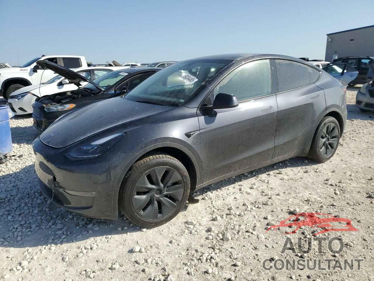 TESLA MODEL Y 2025 - 7SAYGDEE8SA338745