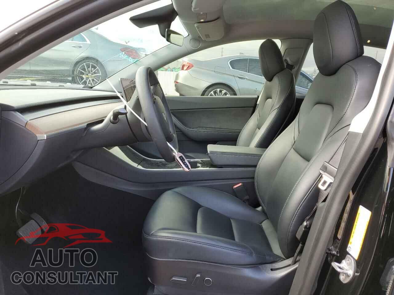 TESLA MODEL Y 2021 - 5YJYGDEEXMF080571