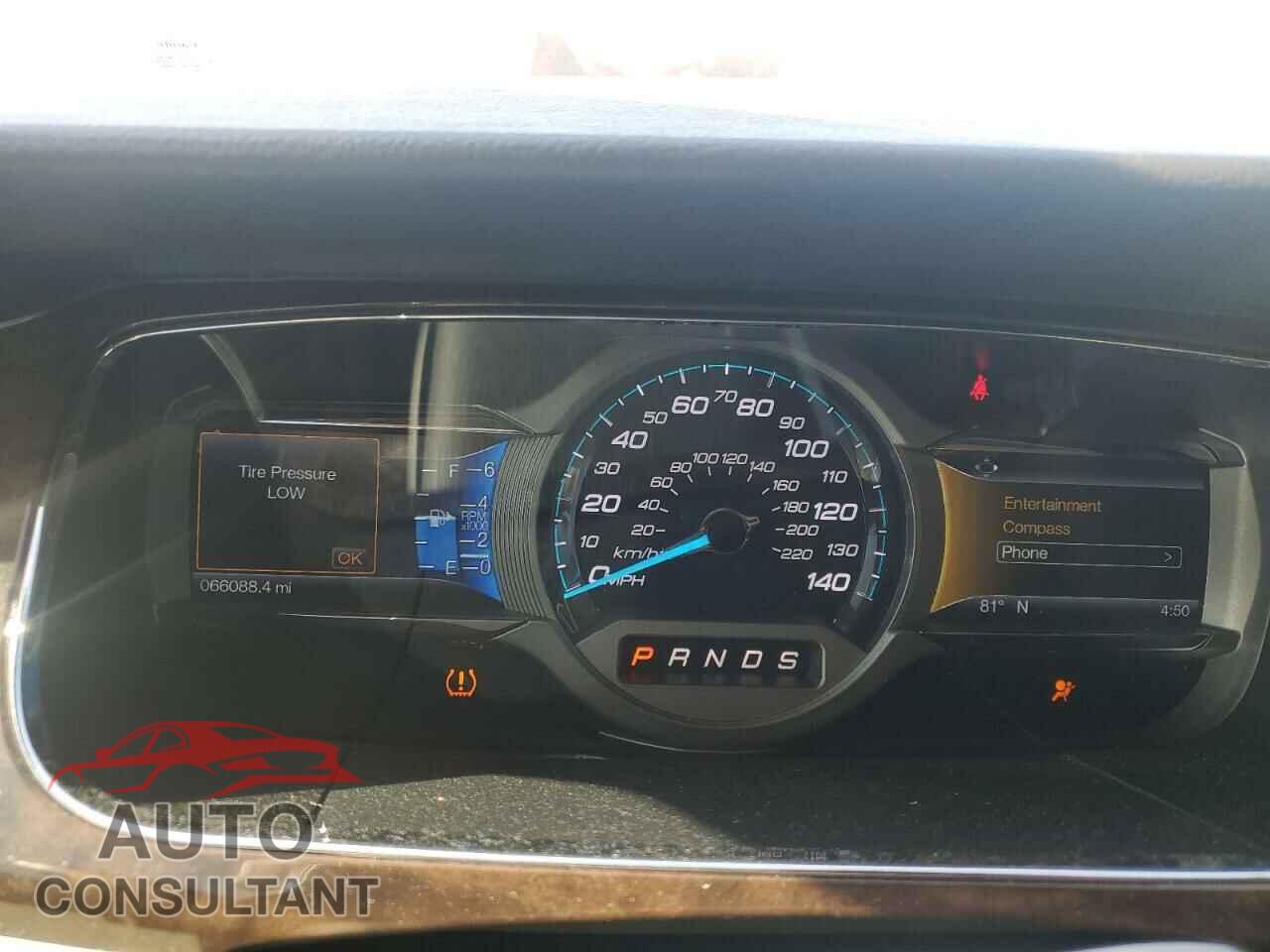 FORD TAURUS 2017 - 1FAHP2F89HG108455
