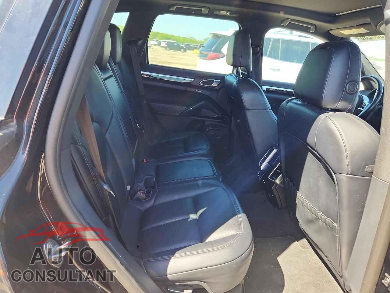 PORSCHE CAYENNE 2017 - WP1AE2A21HLA68303