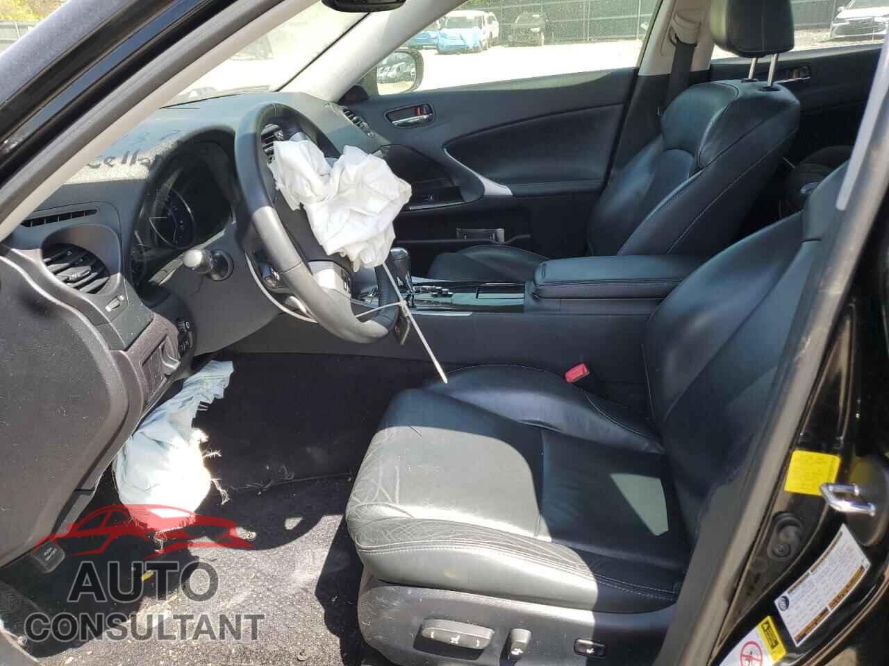 LEXUS IS 2011 - JTHBF5C25B5148327