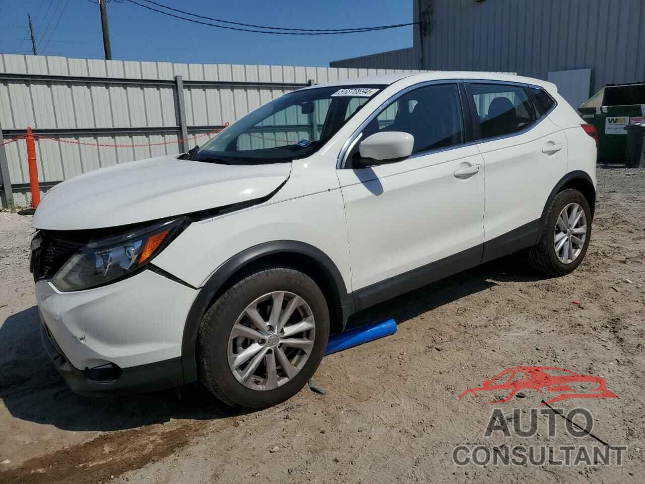 NISSAN ROGUE 2018 - JN1BJ1CP6JW162009