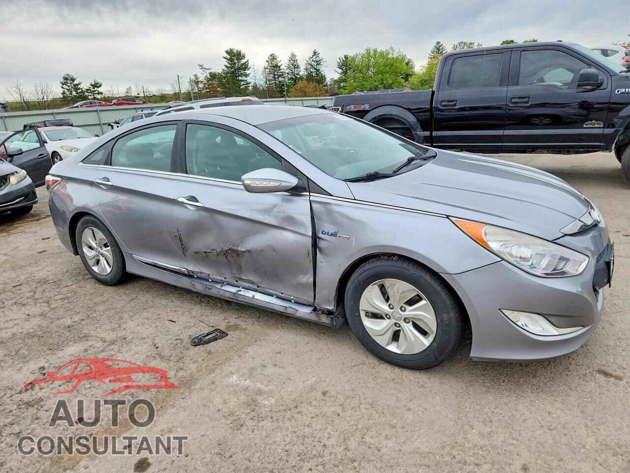 HYUNDAI SONATA 2014 - KMHEC4A48EA117702