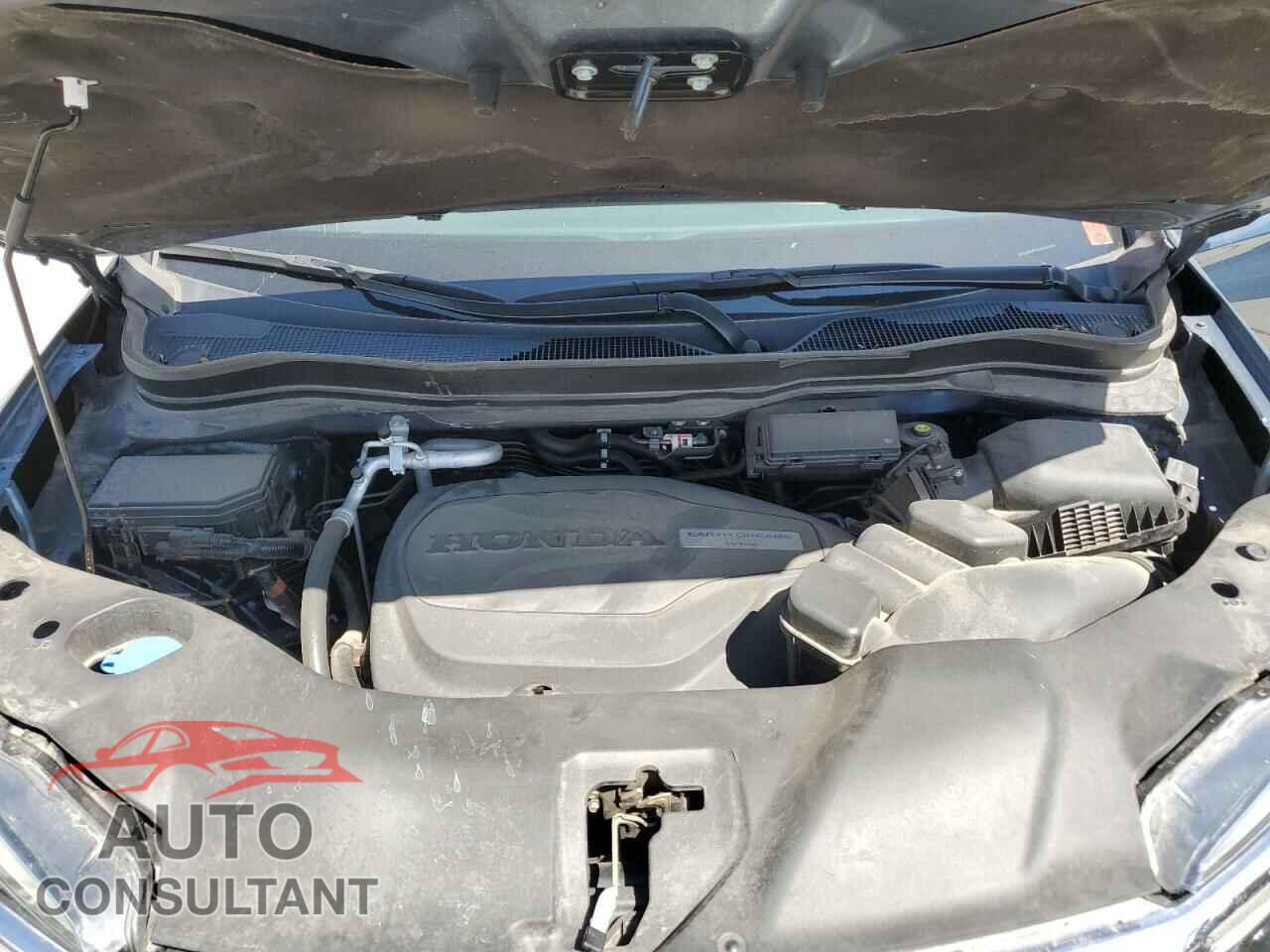 HONDA PILOT 2018 - 5FNYF6H34JB008639