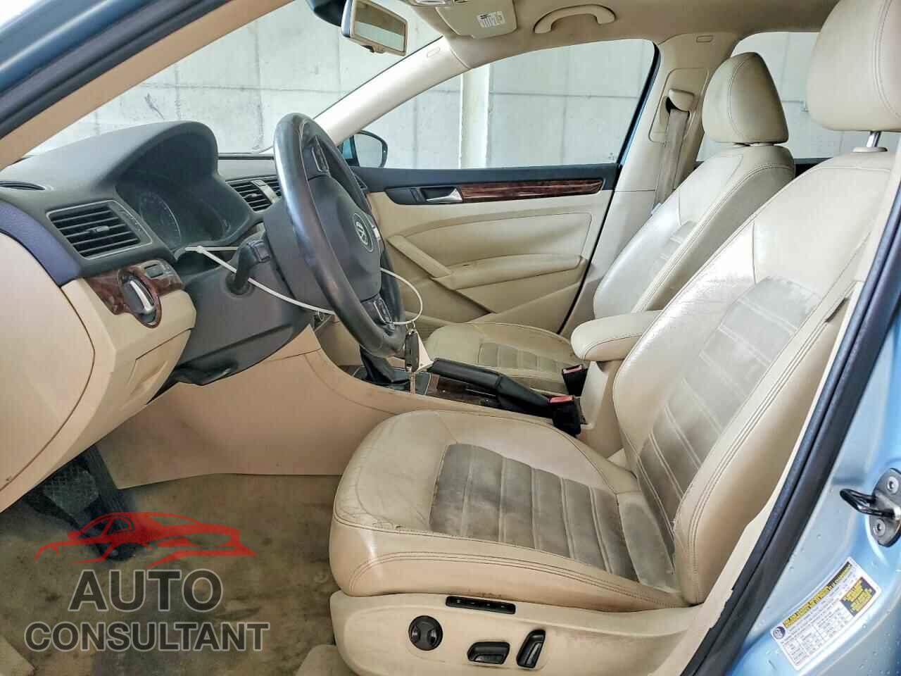 VOLKSWAGEN PASSAT 2012 - 1VWCN7A31CC020063