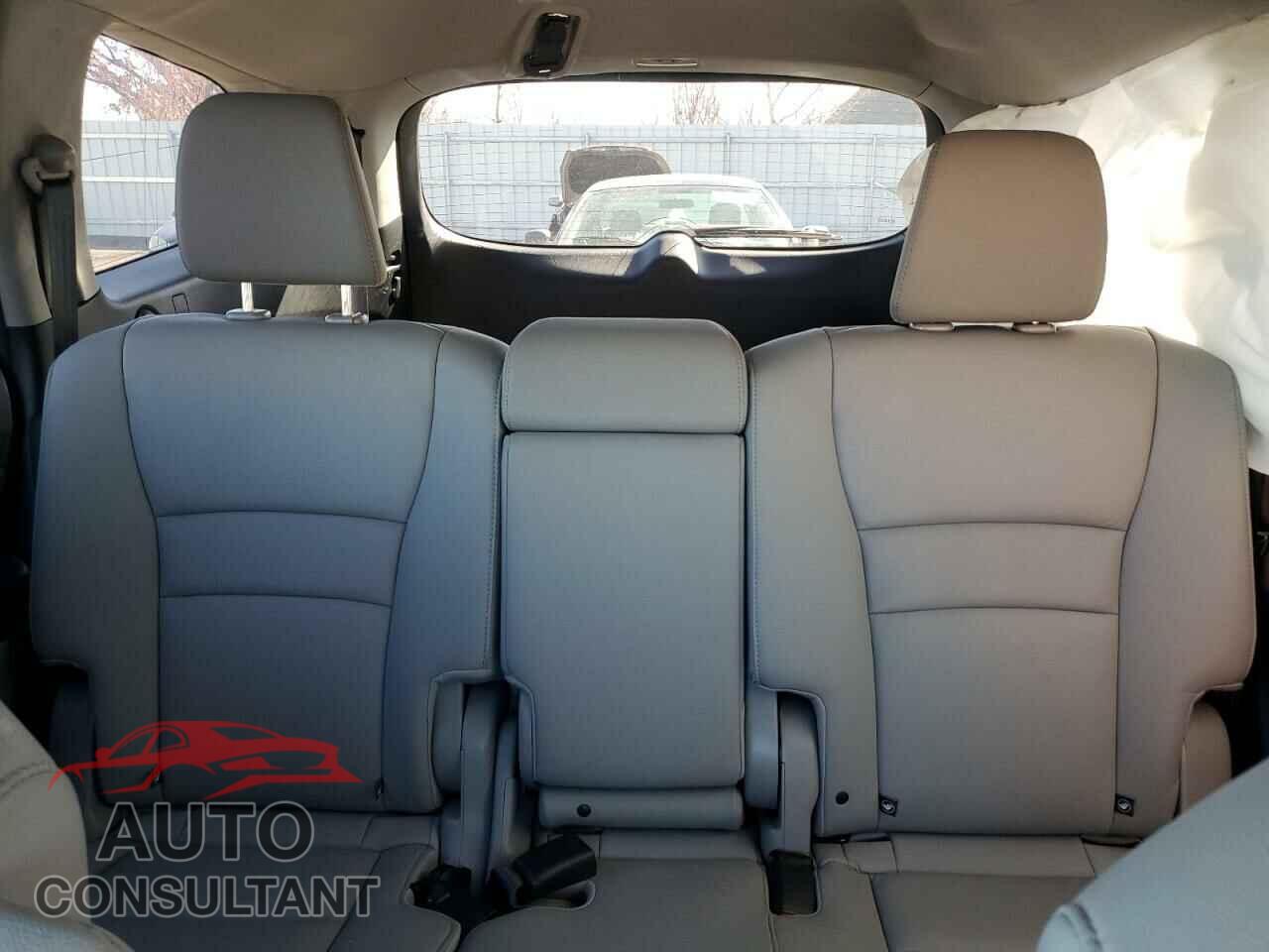 HONDA PILOT 2017 - 5FNYF6H54HB103603