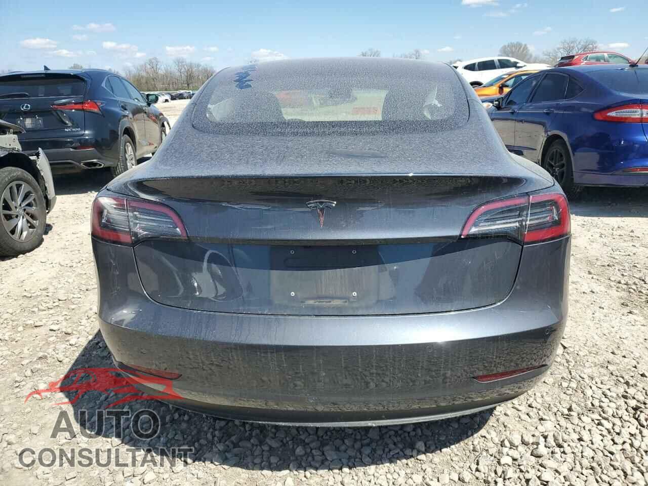 TESLA MODEL 3 2018 - 5YJ3E1EA7JF033876