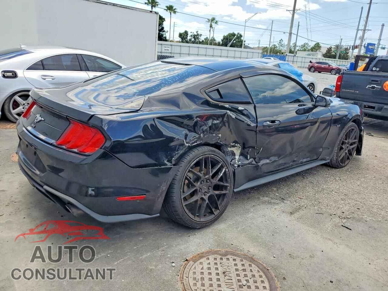 FORD MUSTANG 2018 - 1FA6P8TH6J5105626