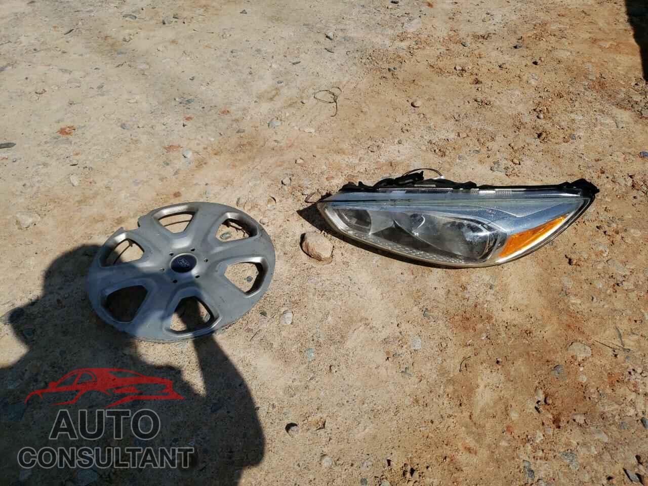 FORD FOCUS 2017 - 1FADP3E24HL251418