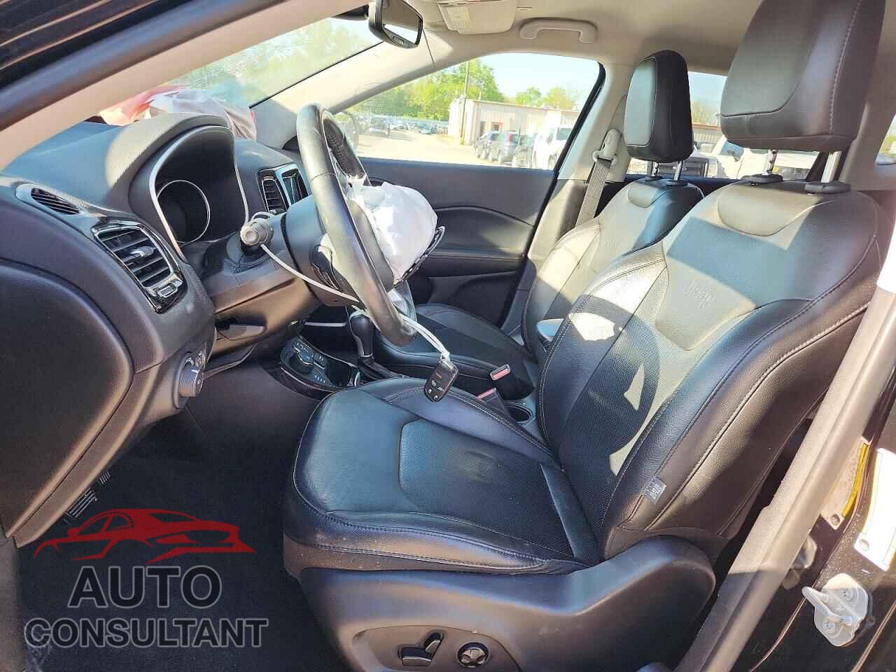 JEEP COMPASS 2019 - 3C4NJDCB4KT659728