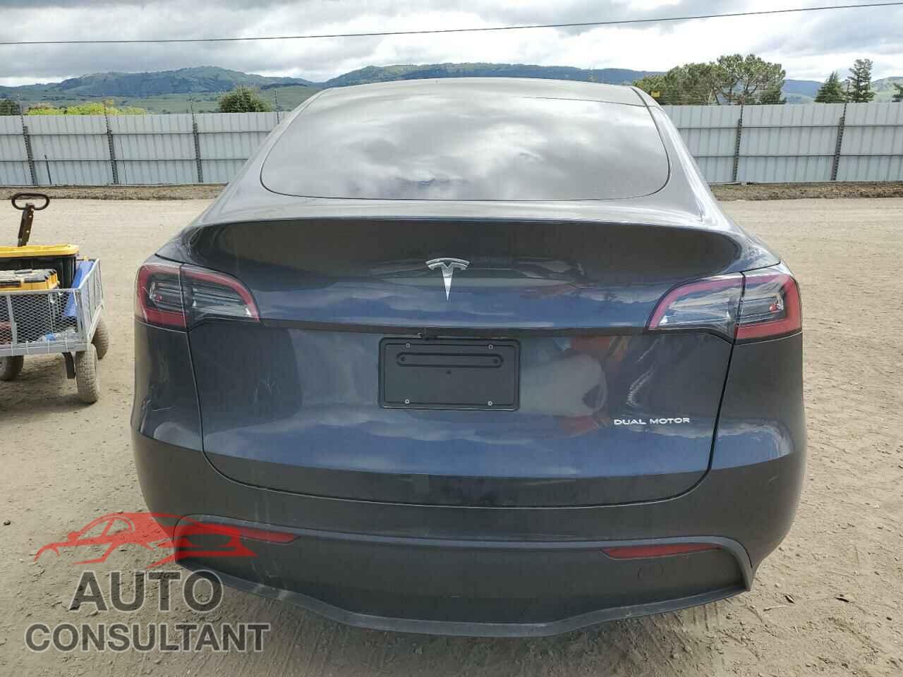 TESLA MODEL Y 2024 - 7SAYGDEE2RF004031