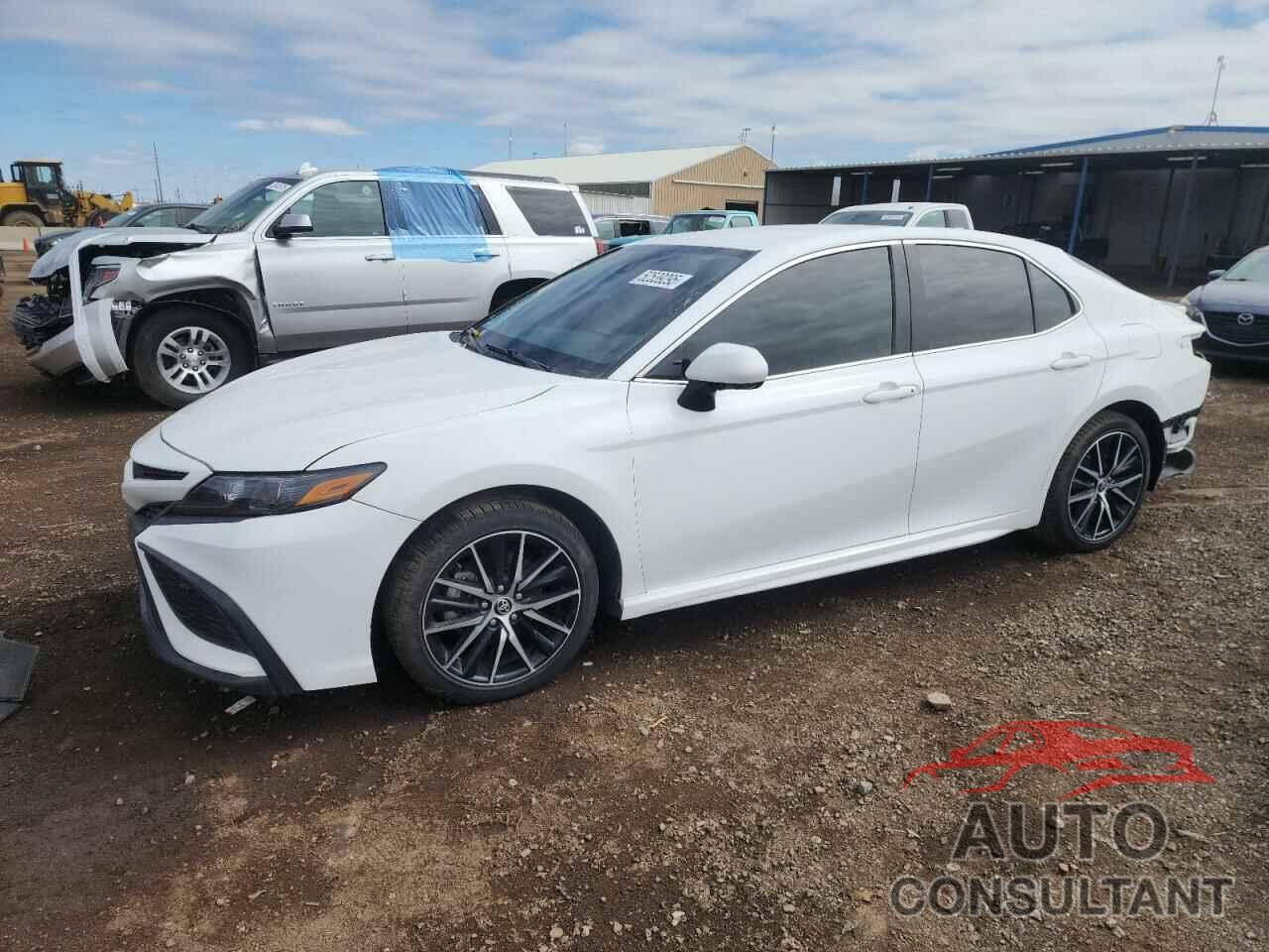 TOYOTA CAMRY 2021 - 4T1G11AK1MU521739