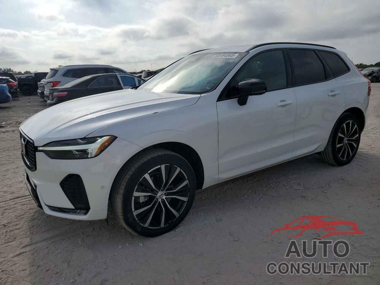 VOLVO XC60 PLUS 2025 - YV4M12RC8S1040148