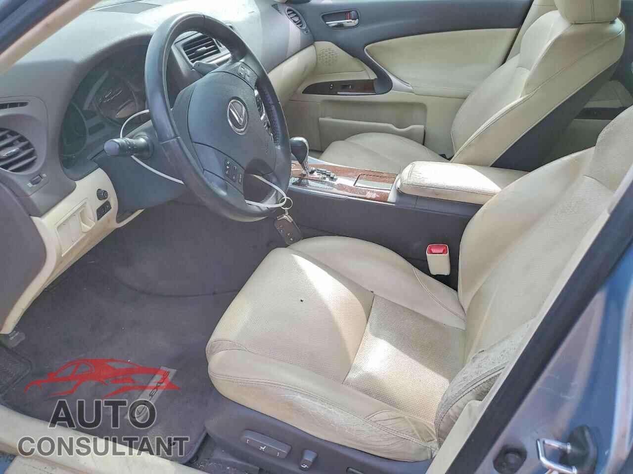 LEXUS IS 2010 - JTHBF5C20A5111166