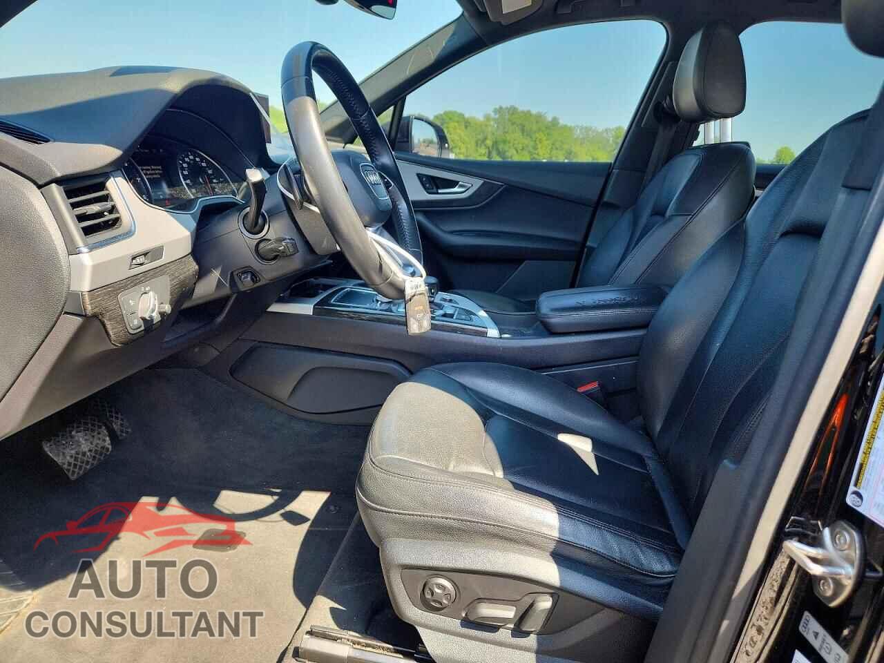 AUDI Q7 2018 - WA1LHAF74JD045169