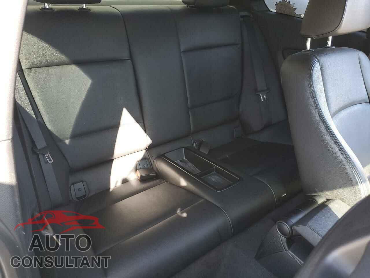 BMW 1 SERIES 2012 - WBAUC9C50CVM12704
