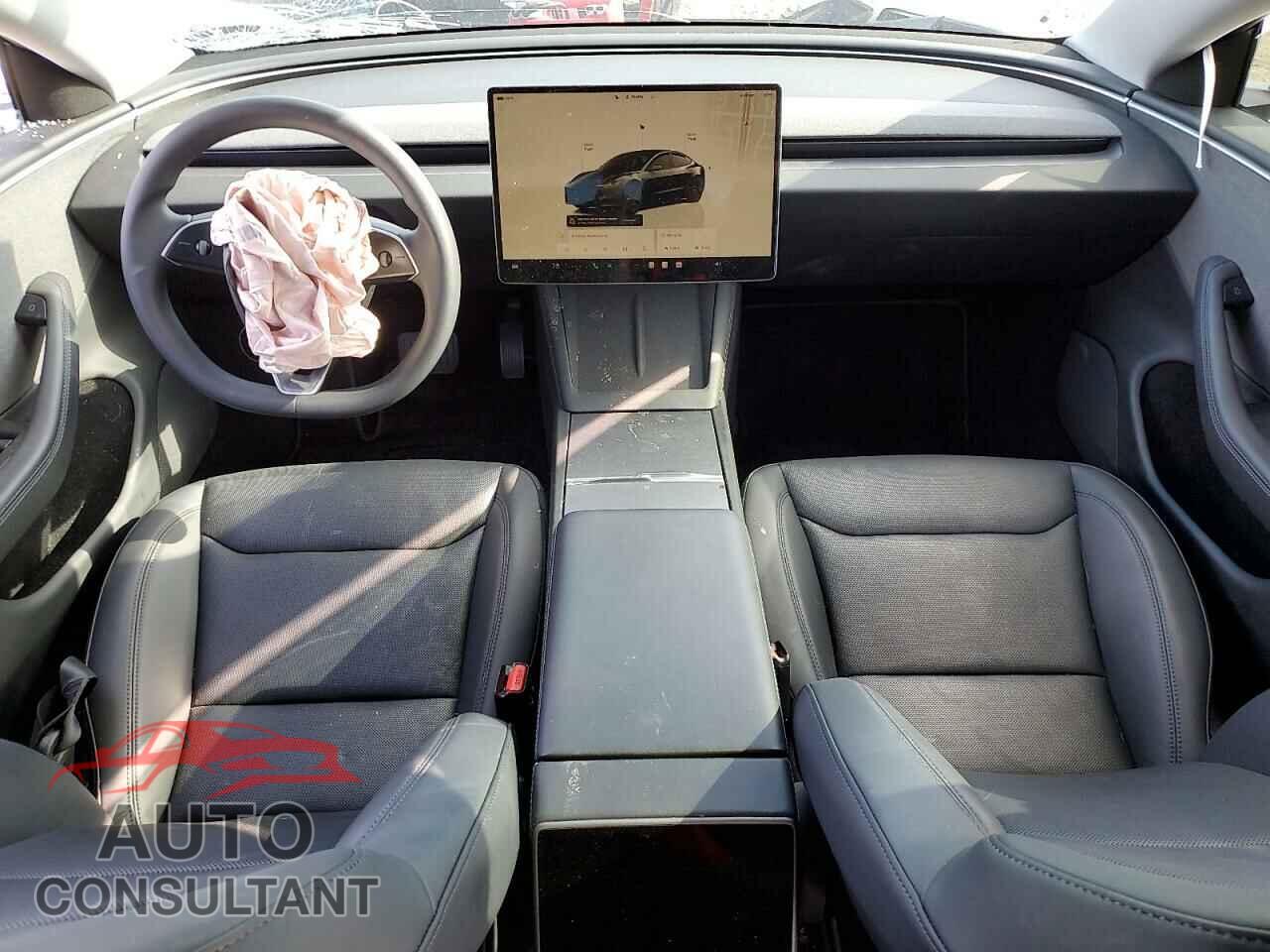 TESLA MODEL 3 2024 - 5YJ3E1EA7RF749463