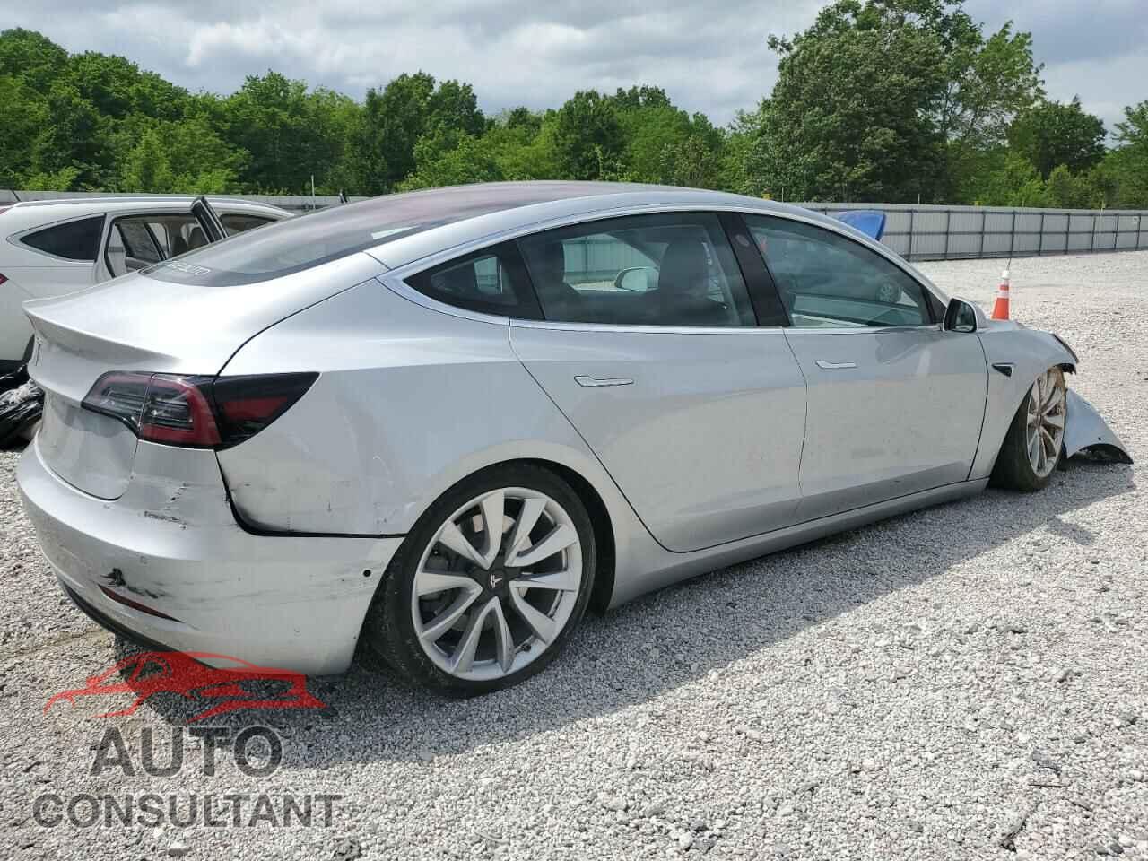 TESLA MODEL 3 2018 - 5YJ3E1EA2JF015317