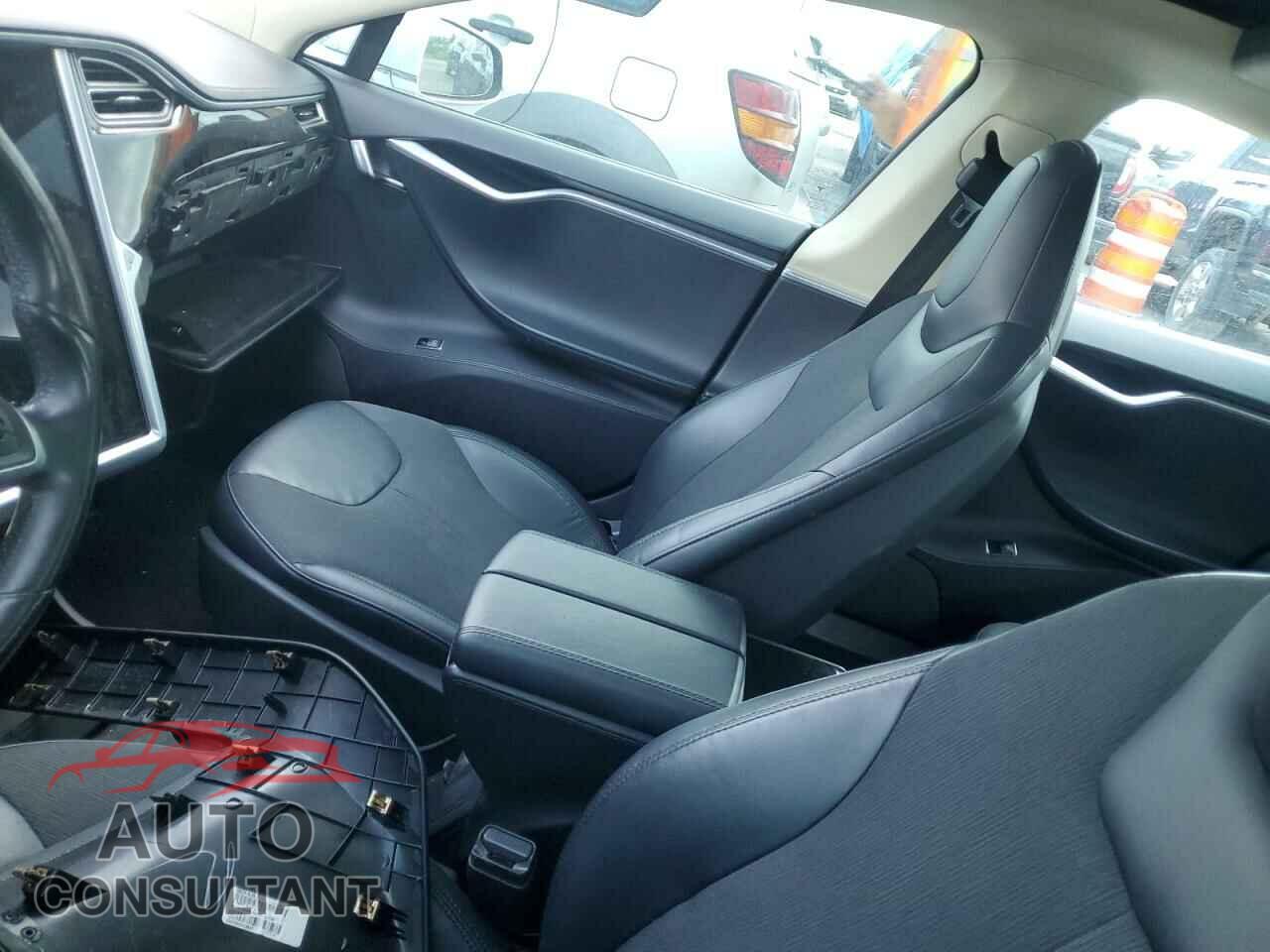 TESLA MODEL S 2013 - 5YJSA1CG4DFP14791