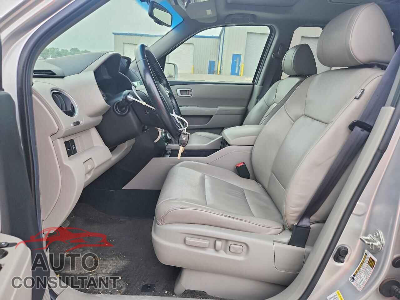 HONDA PILOT 2011 - 5FNYF3H98BB055449