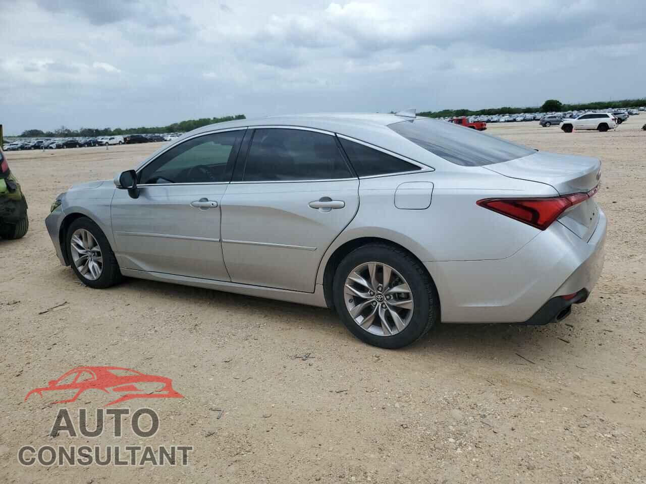 TOYOTA AVALON 2019 - 4T1BZ1FB8KU005001