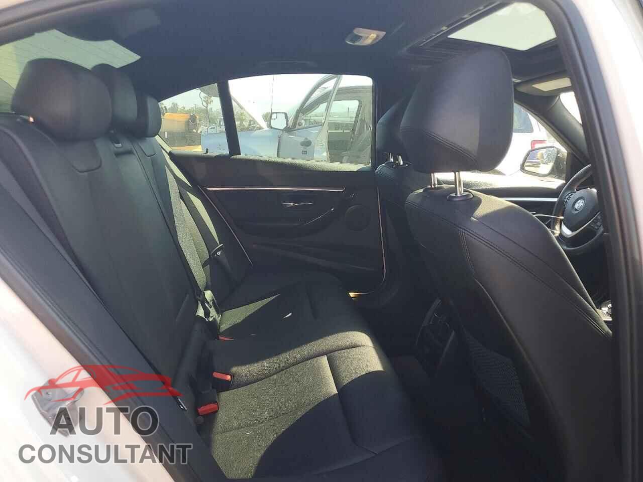 BMW 3 SERIES 2018 - WBA8E1C5XJA758986