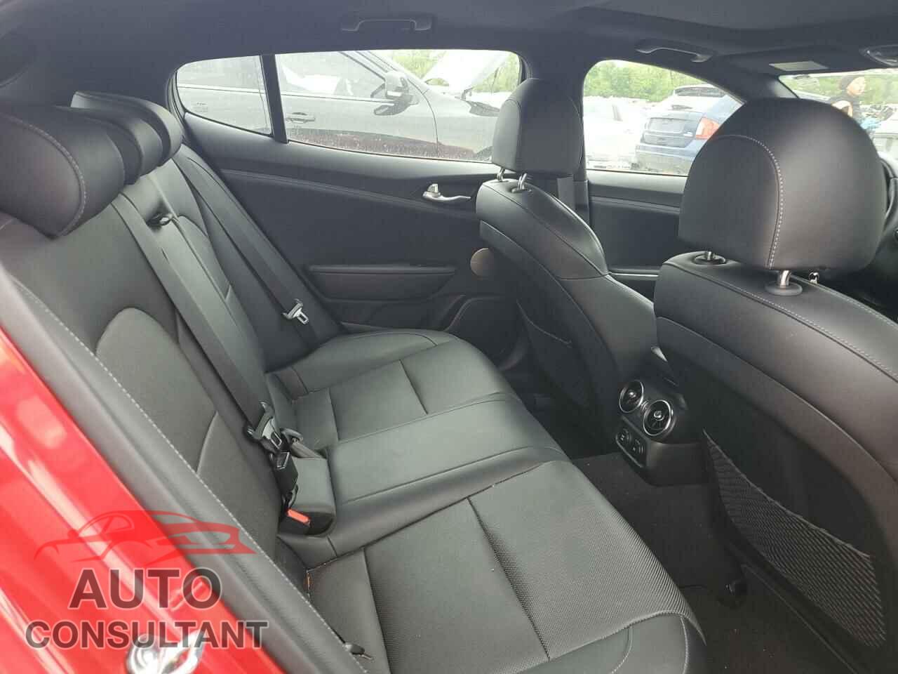 KIA STINGER 2023 - KNAE35LD1P6131189