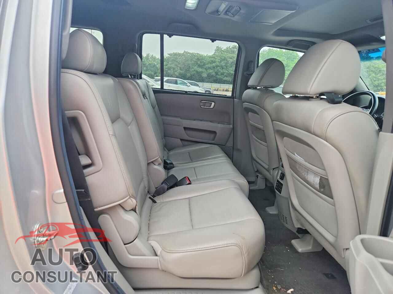HONDA PILOT 2011 - 5FNYF3H98BB055449